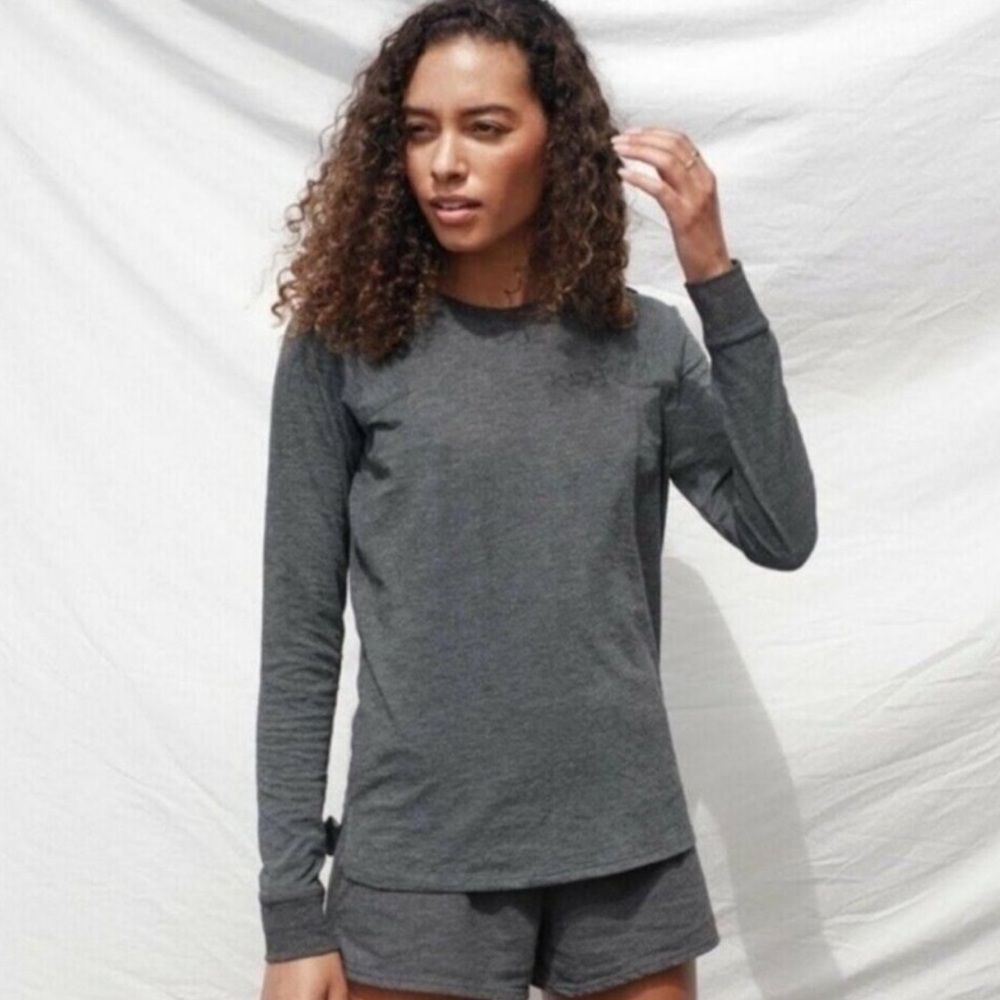 Lunya Restore Base Long Sleeve Tee in Charcoal | Size Small